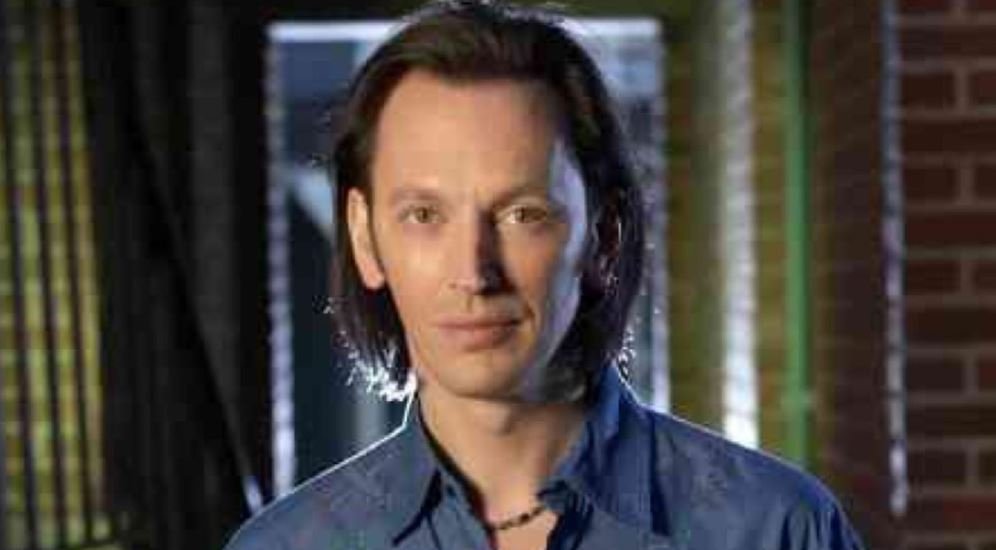 Steve Valentine as Dr. Nigel Townsend